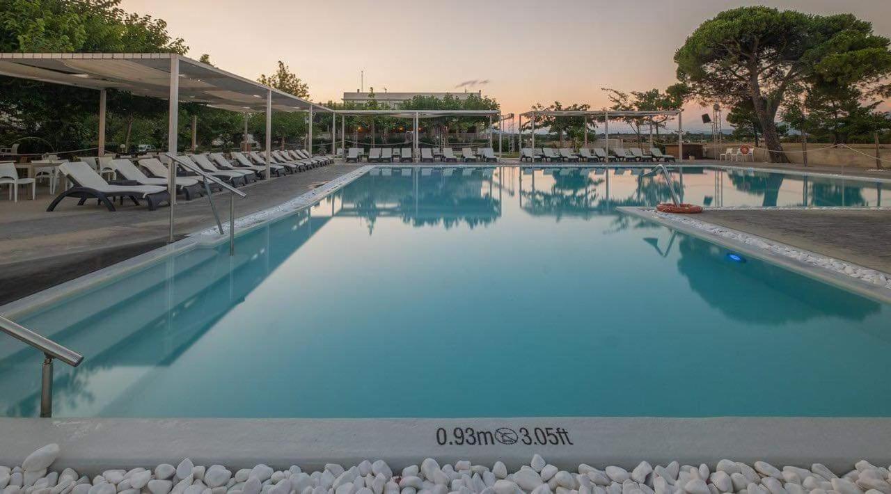 Buka Sandy Beach Messíni Dış mekan fotoğraf