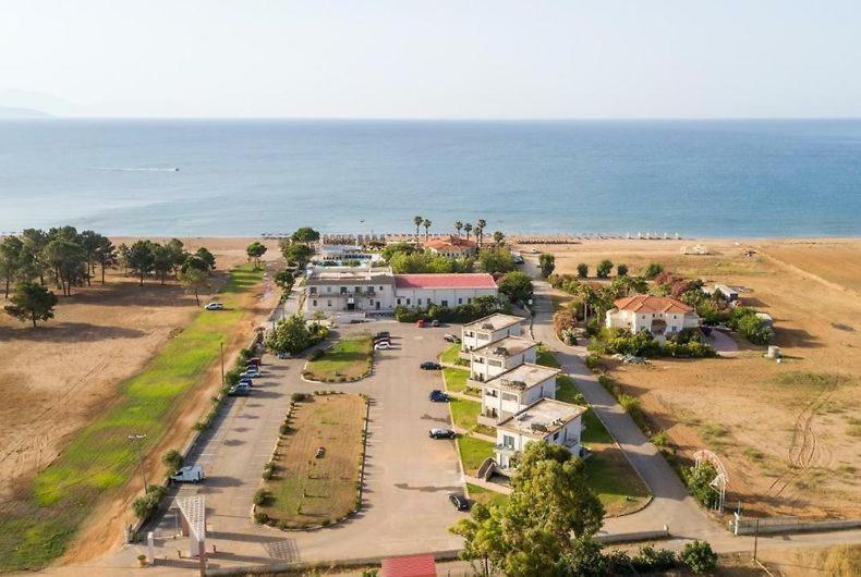 Buka Sandy Beach Messíni Dış mekan fotoğraf